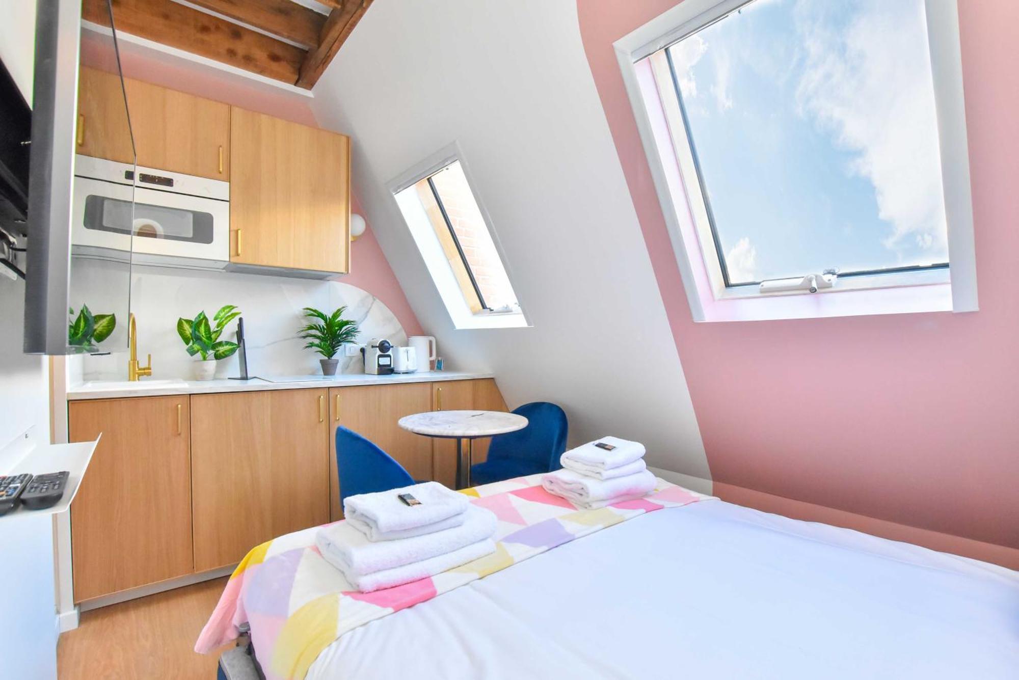 Newly Renovated Studio Under The Parisian Roofs - Arc De Triomphe 아파트 외부 사진